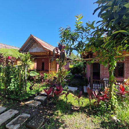 Ariel Bungalow Tetebatu Bagian luar foto